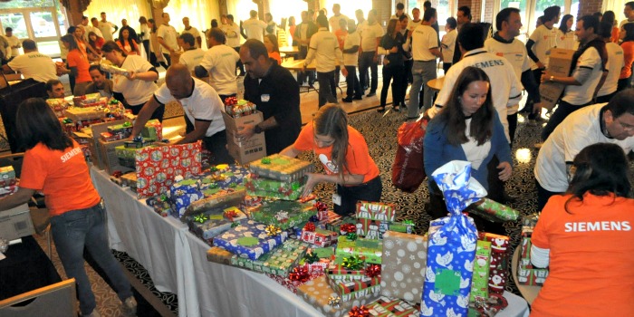 Venture Up Siemens Gift Wrapping CSR donation
